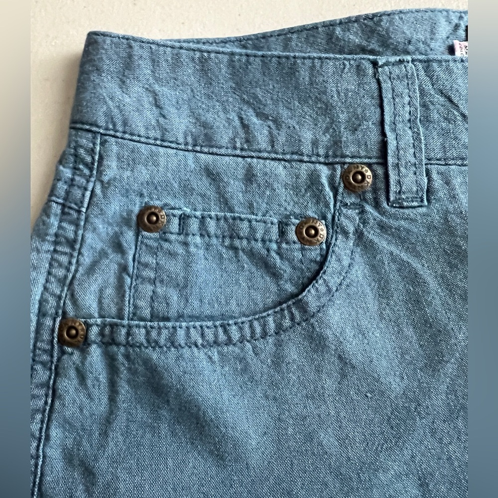 💙👖DKNY Denim Blue Cotton Shorts NEW🩳 - Picture 3 of 9